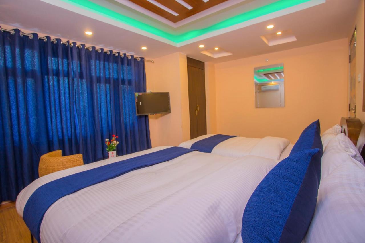 Oyo Hotel Antique Kutty Катманду Екстер'єр фото